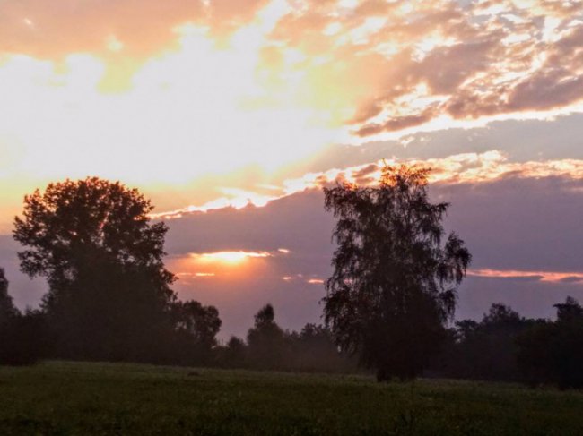 Чарівний світанок у волинському селі. ФОТО