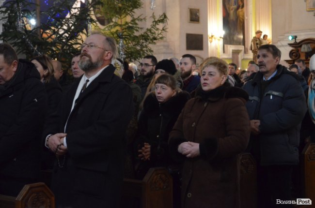 Магія Різдва: у луцькому соборі відбулося урочисте богослужіння. ФОТО