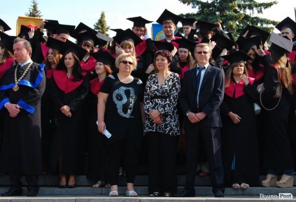 У Волинському національному університеті вітали магістрів