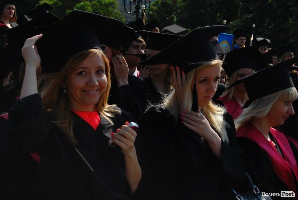 У Волинському національному університеті вітали магістрів