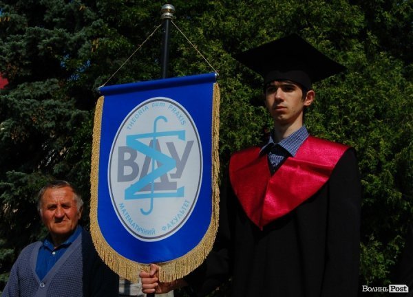 У Волинському національному університеті вітали магістрів