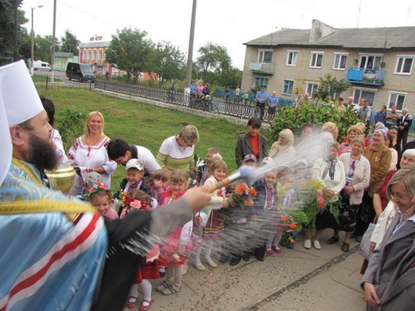 У місті на Волині відкрили памʼятник Шевченку. ФОТО
