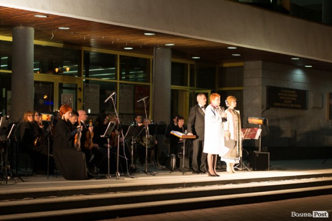 «Перша хвилина миру»: лучани вшанували полеглих воїнів. ФОТО