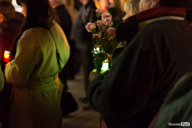 «Перша хвилина миру»: лучани вшанували полеглих воїнів. ФОТО