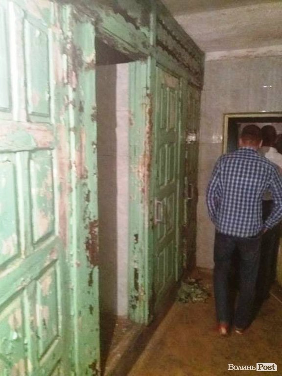 Луцьким депутатам показали туалет в центрі і не тільки. ФОТО