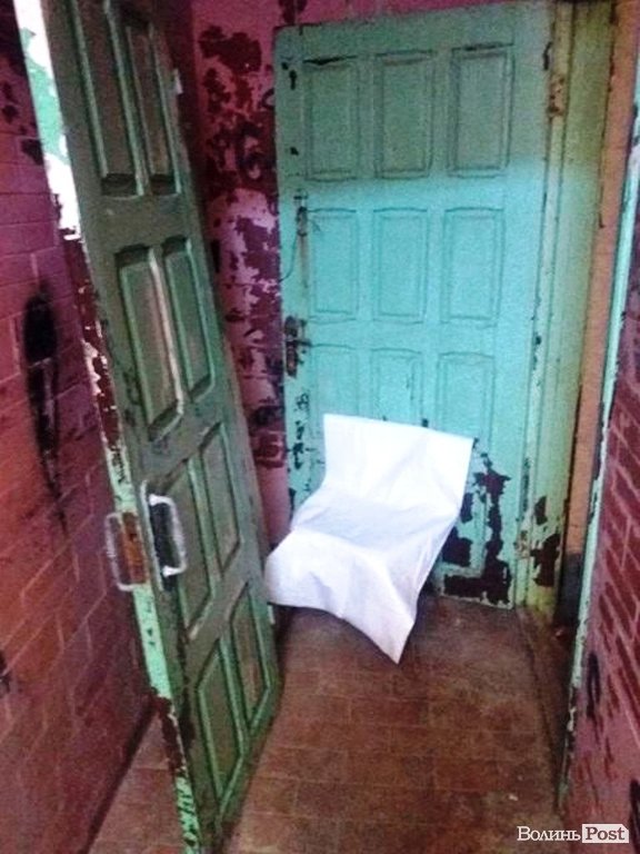 Луцьким депутатам показали туалет в центрі і не тільки. ФОТО