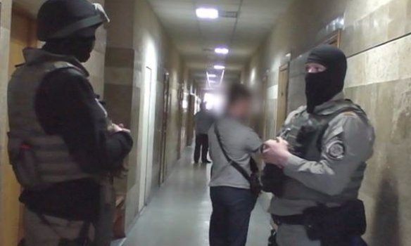 У столиці поліція затримала групу кримінальних авторитетів під час «сходки» в кафе. ФОТО