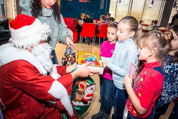 Святий Миколай привітав дітей із соціально-вразливих сімей. ФОТО