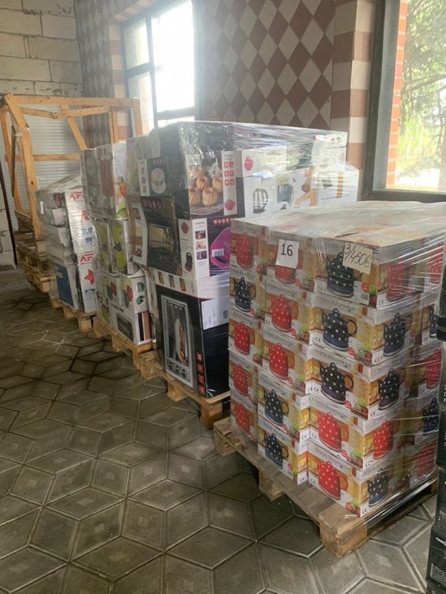 На Волині викрили незаконну схему ввезення техніки відомих європейських брендів