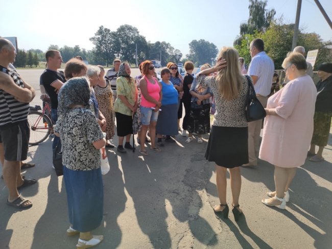 На Волині люди вийшли на протест через проблеми в медзакладі