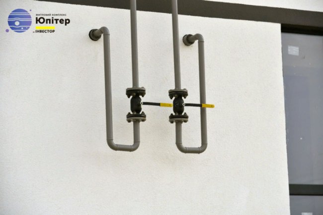 У ЖК «Юпітер» кладуть бруківку біля другого будинку. ФОТО*