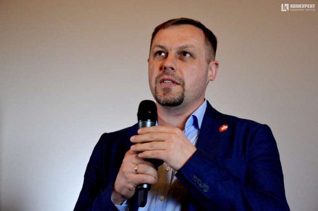 «Головне – не скиглити»: з лучанами зустрілася народна депутатка. ФОТО