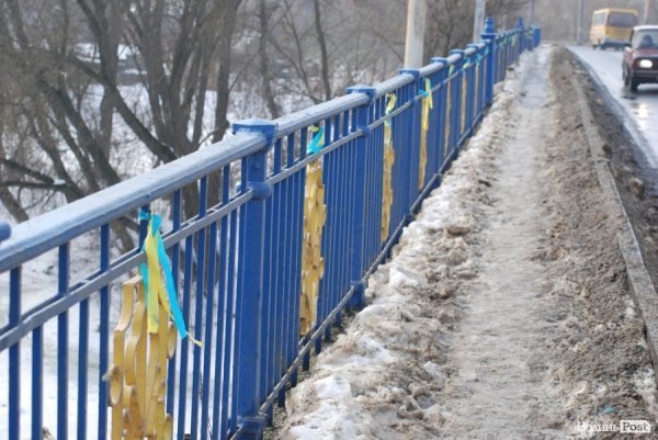 Міст на вулиці Гнідавській