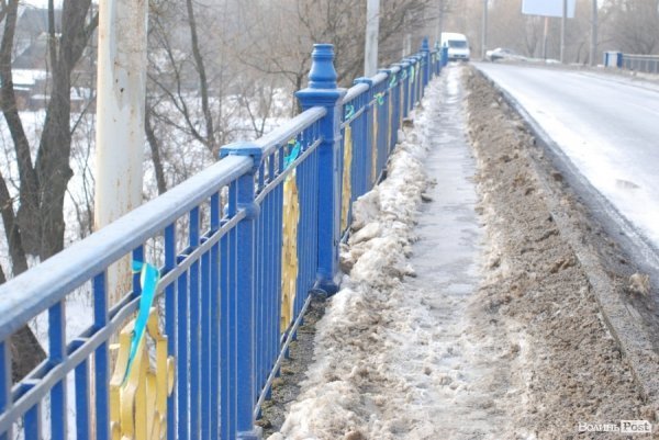 Міст на вулиці Гнідавській