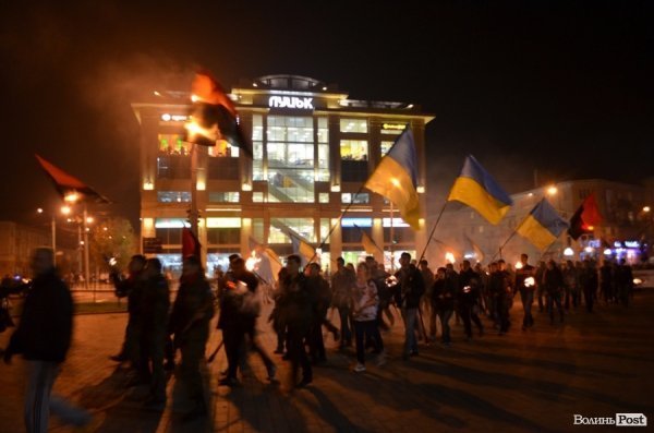 У Луцьку відбулася смолоскипна хода на честь річниці УПА. ФОТО. ВІДЕО