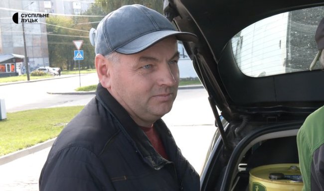 Черги з каністрами та бочками: що відбувається на заправках Луцька після атак БпЛА. ВІДЕО