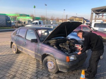На Волині вилучили автівки з «перебитими» номерами та «липовими» документами