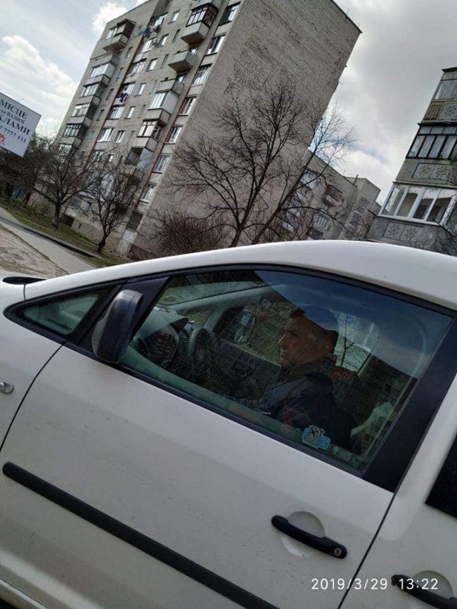 У Луцьку закликають прославити «автоандона», який попсував газон і втік