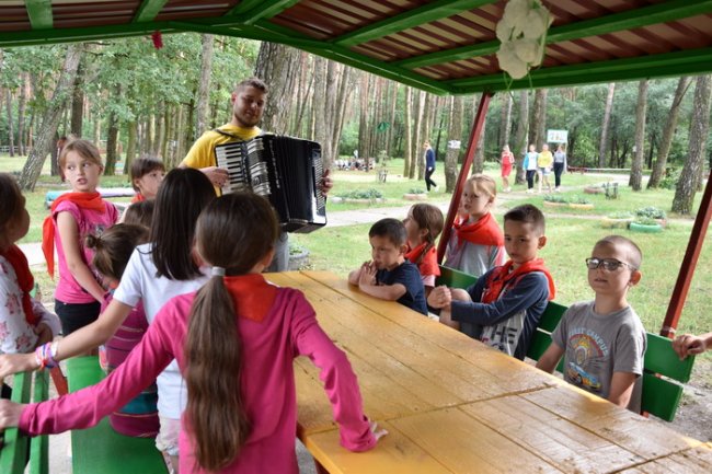 Луцьким дітям влаштували безкоштовний відпочинок у таборі