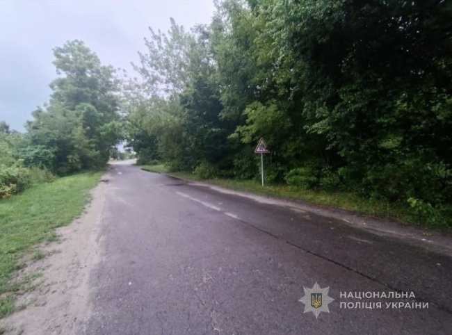 На Волині 17-річний мотоцикліст в'їхав у дерево