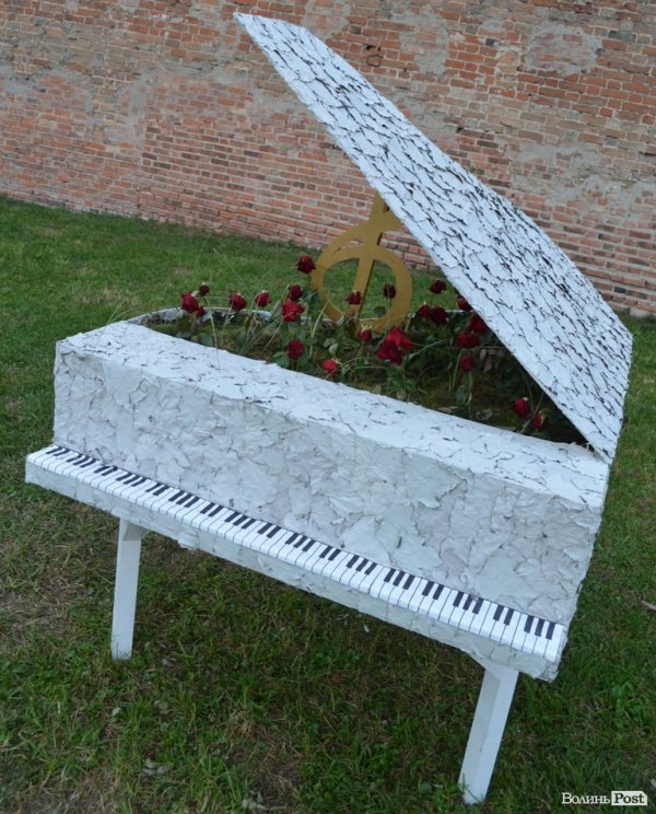 У Луцькому замку танцювали і співали кубинську сальсу. ФОТО  