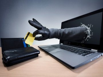 Кіберполіція радить, як захиститися від шахраїв у мережі