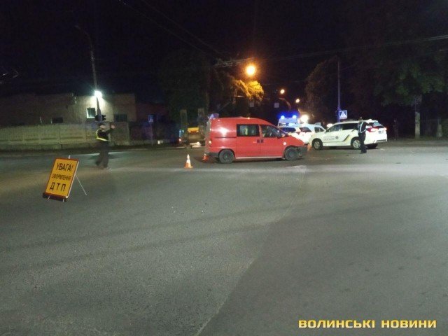 У Луцьку під час аварії постраждав чоловік. ФОТО, ВІДЕО
