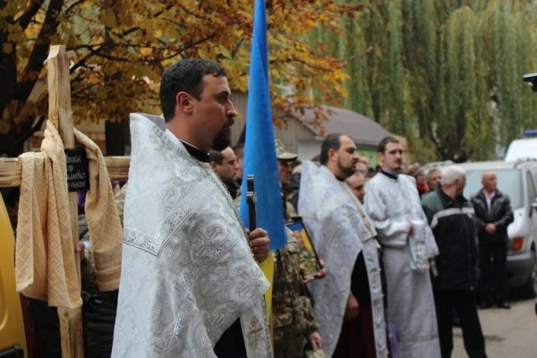 Волинського офіцера поховали в Чернівцях. ФОТО