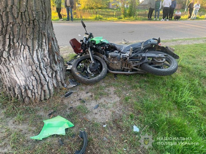 На Волині у ДТП загинули двоє хлопців: 18-річний водій мотоцикла та 17-річний пасажир