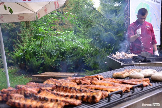 Пісні та вареники: у Луцьку відбувся фестиваль національної кухні. ФОТО