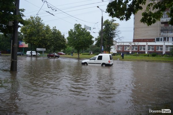 Як топило спальні райони Луцька. ФОТО