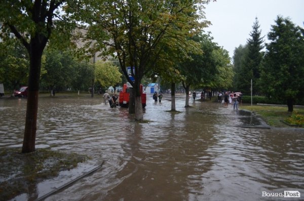Як топило спальні райони Луцька. ФОТО