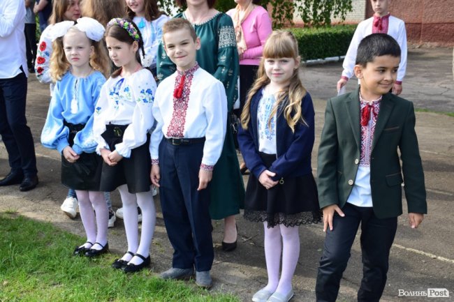 Емоції від драйву до сліз: останній дзвоник у луцькій школі №25. ФОТО