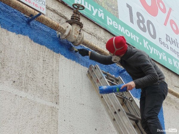 Луцький райтер присвятить графіті протистоянню в Україні. ФОТО