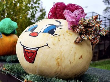 «Свято гарбуза» у Луцькому зоопарку: каша, олія і розваги