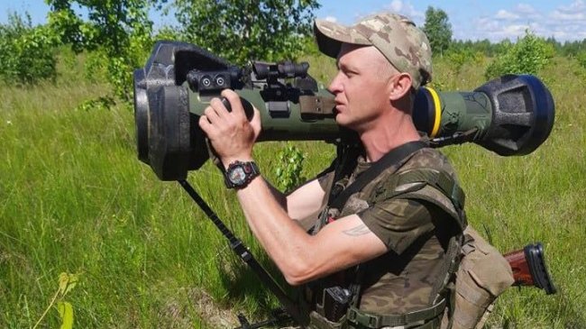 Боєць з Волині отримав нагороду від Сирського