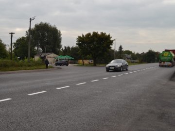На відремонтованій трасі Ковель – Жовква уже наносять розмітку