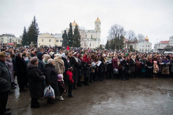 Як у центрі Луцька протестанти святкували Різдво