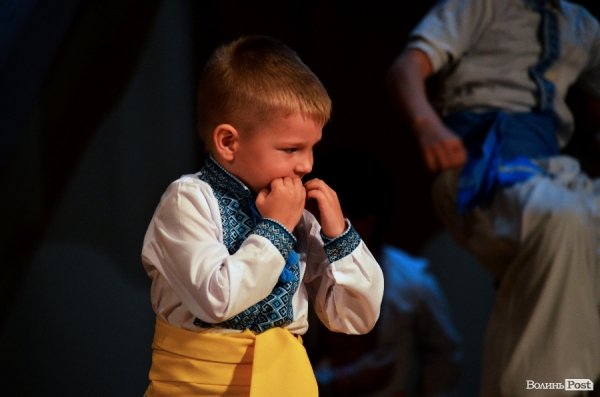 У Луцьку козаки показали свою майстерність в бойовому гопаці.ФОТО