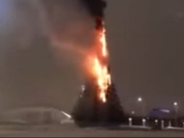 У Казахстані згоріла головна ялинка. ВІДЕО