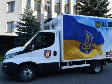 Бельгійські благодійники передали на Волинь автомобіль для Гуманітарної місії «На щиті»