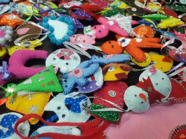 Луцькі депутати купують іграшки заради хворої малечі