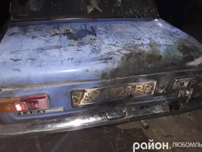 На Волині загорівся гараж з автівкою. ФОТО