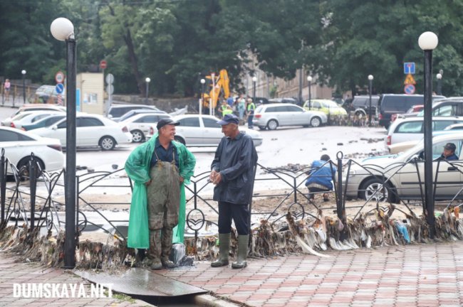 Зруйновані вулиці та затоплені автомобілі: Одесу накрила сильна злива. ВІДЕО