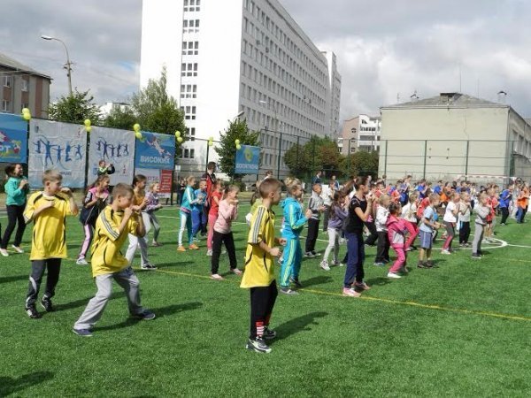 Олімпійці пропагують здоровий спосіб життя серед луцьких школярів. ФОТО