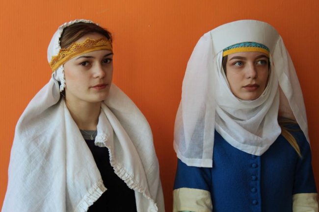 Показали, як одягалися лучани у часи Середньовіччя. ФОТО