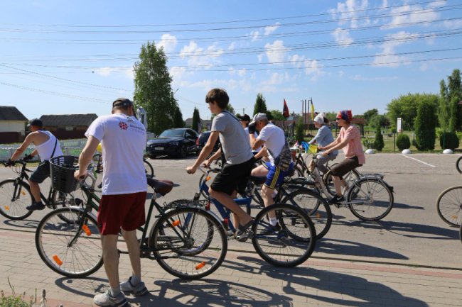 На Волині під час велопробігу зібрали 48 тисяч гривень на підтримку воїнів. ФОТО