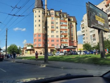 У  Луцьку сталася пожежа в багатоповерхівці. ВІДЕО