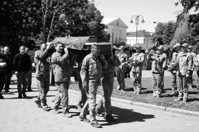 У Луцьку попрощалися із Героєм Богданом Гладуном