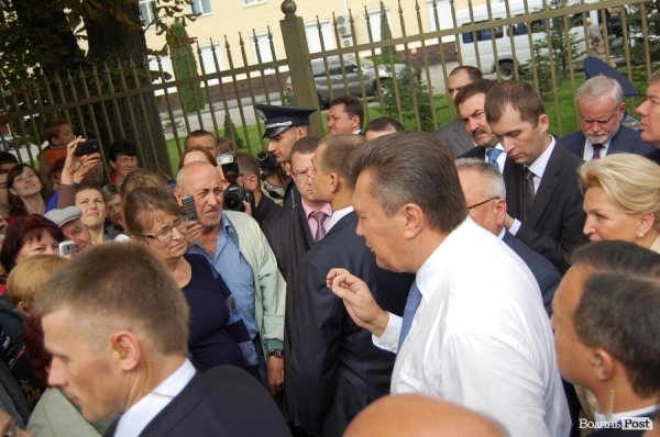 Янукович у Луцьку з людьми говорив про Митний союз. ФОТО